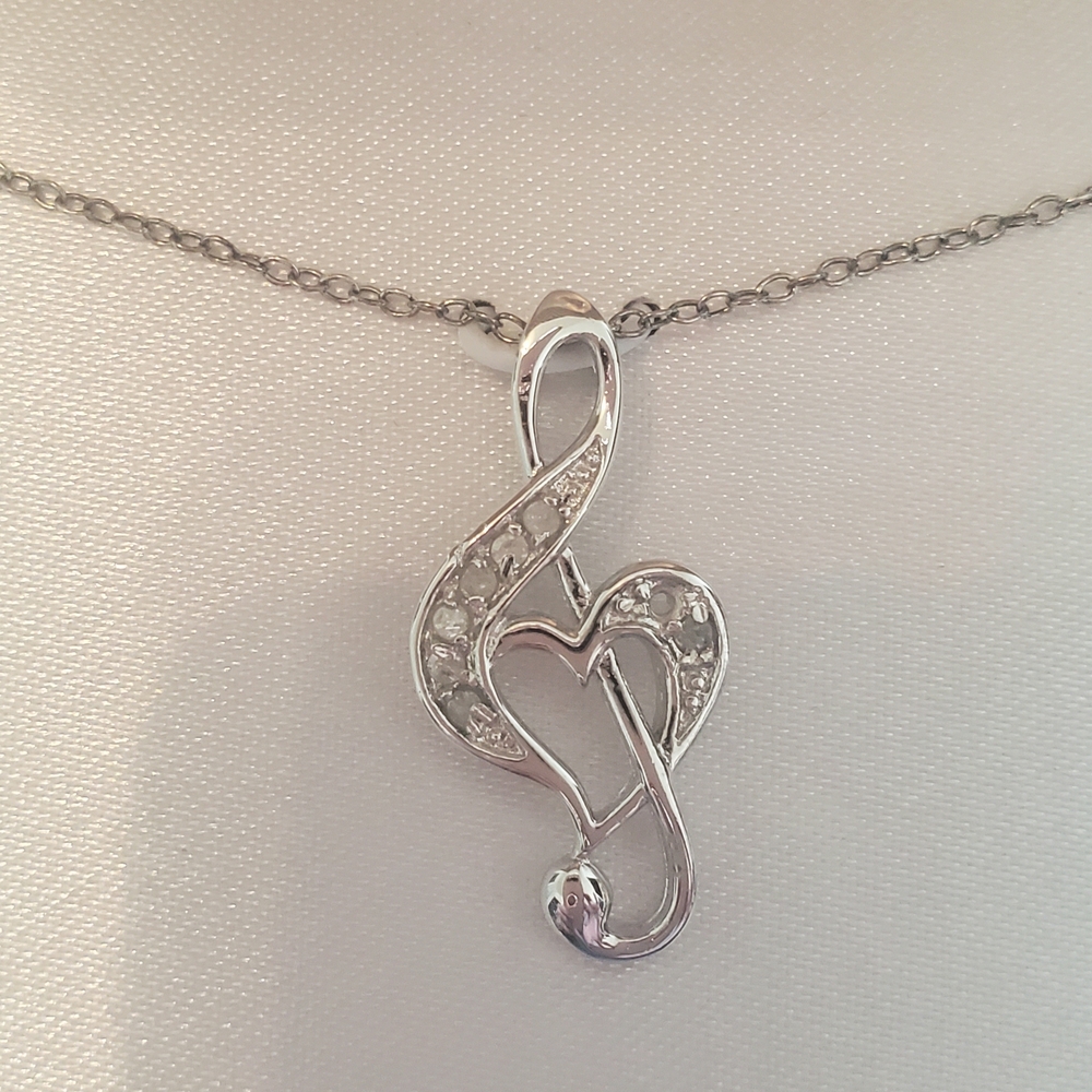 NWT Sterling Silver Treble Clef Pendant Necklace